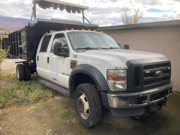 2010 Ford 4 Door Dump