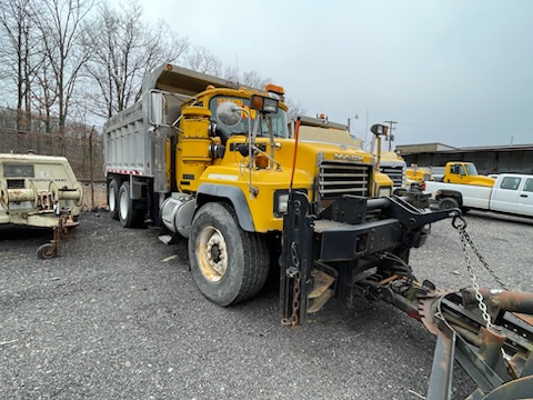 2002 Mack RD688S HD, # 2269