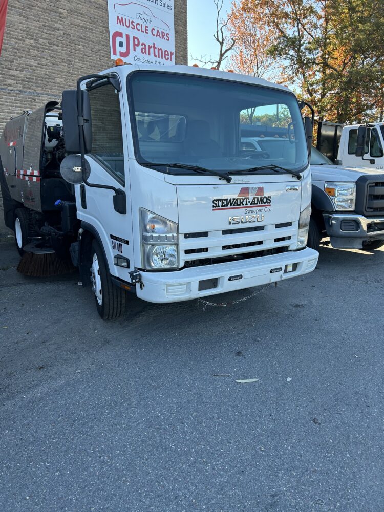 2012 Isuzu Stewert Amos Galaxy R-4 Street Sweeper_SW-10